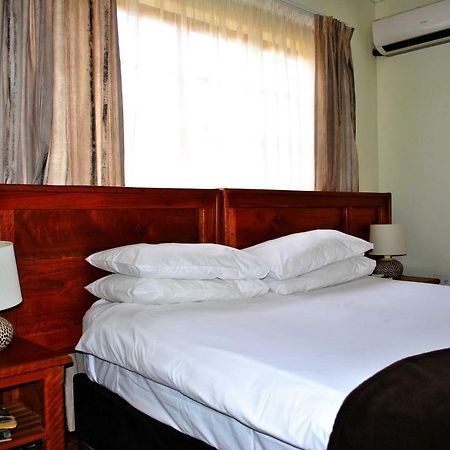 Mount Azimbo Lodge Louis Trichardt Esterno foto