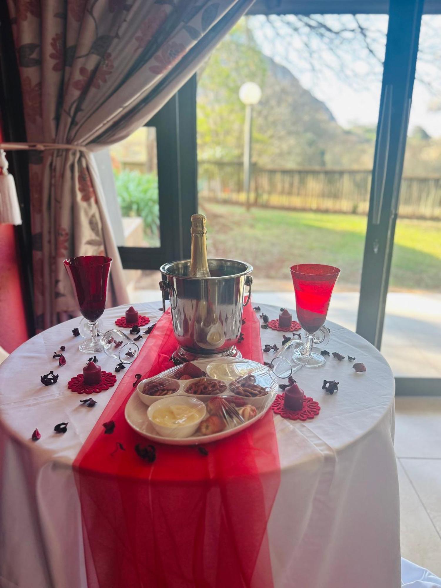 Mount Azimbo Lodge Louis Trichardt Esterno foto
