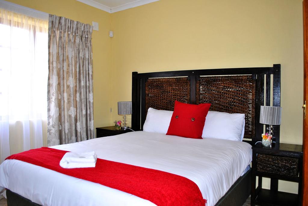 Mount Azimbo Lodge Louis Trichardt Esterno foto