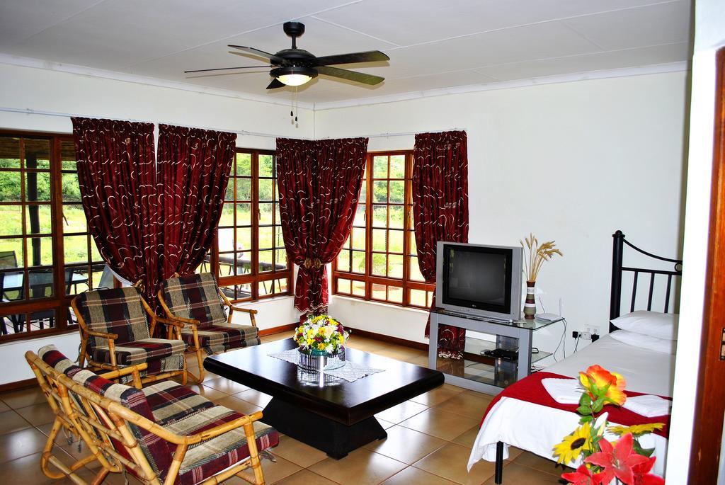 Mount Azimbo Lodge Louis Trichardt Esterno foto