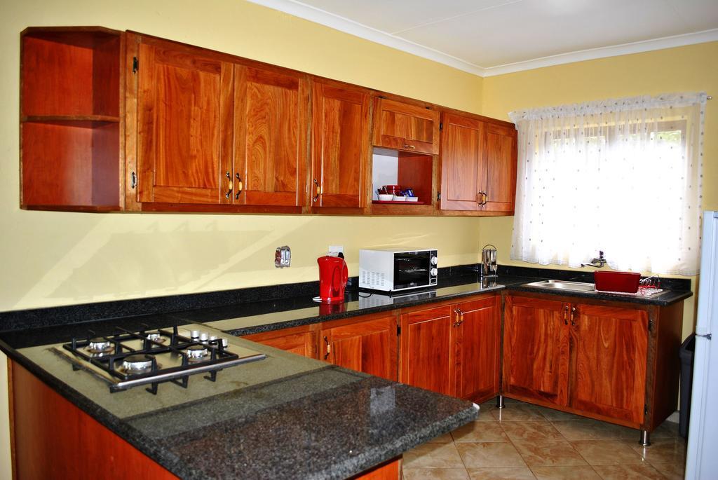 Mount Azimbo Lodge Louis Trichardt Esterno foto